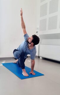 Démonstration posture de Hatha Yoga